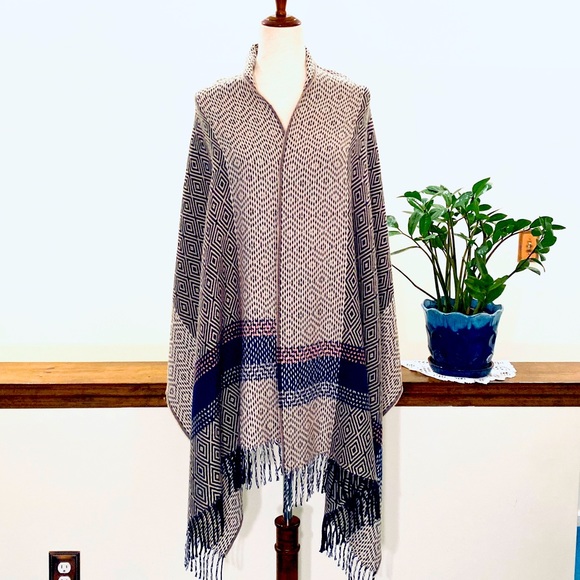 ❄️GAP Oversized Scarf/Shawl, One Size, Multi-colored (NWT) - Picture 2 of 7